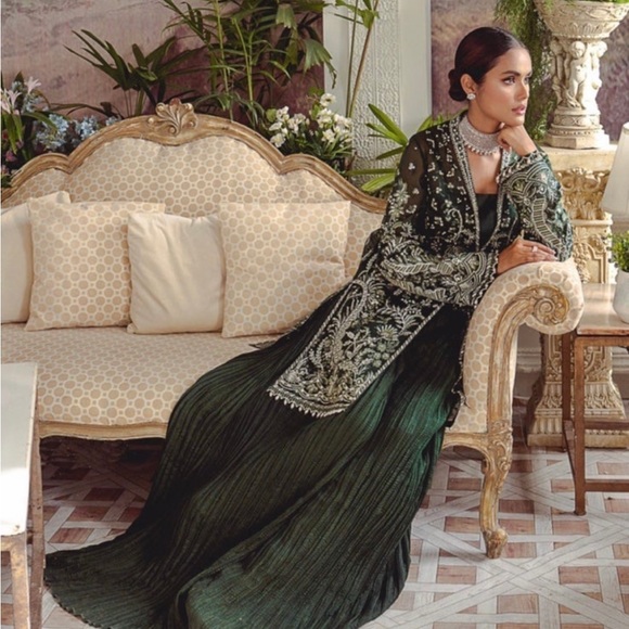 Brand new suffuse outfit - Picture 1 of 6